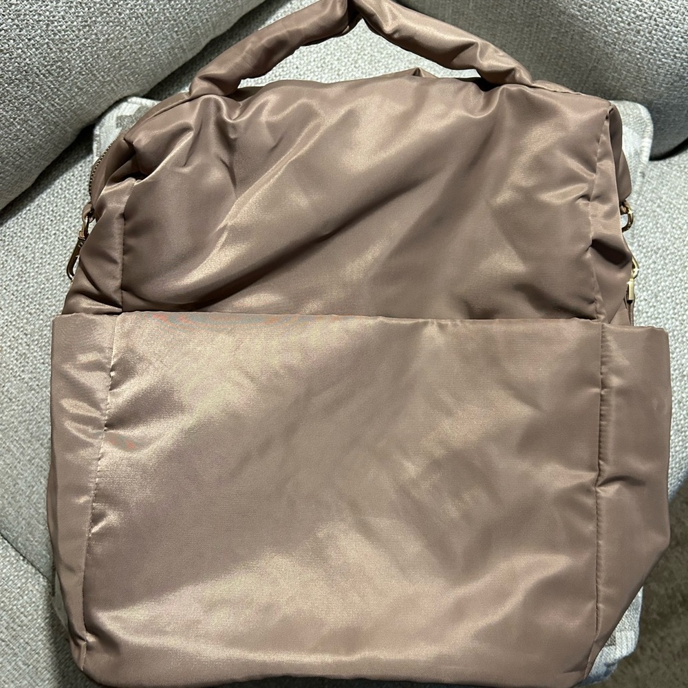 Backpack - Picture 2 of 7